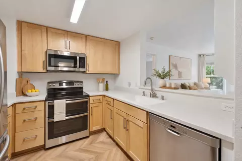 Kitchen - 555 10th St 102, Oakland, CA 94607 photo 2 of 6