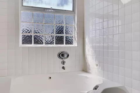 Bath - 1273 Darwin St, Seaside, CA 93955 photo 3 of 7