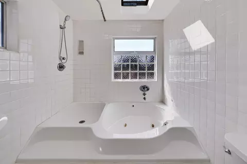 Bath - 1273 Darwin St, Seaside, CA 93955 photo 1 of 7