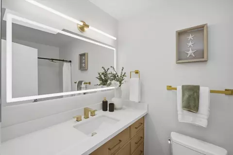Bath - 22944 Longdown Rd, Cupertino, CA 95014 photo 4 of 4