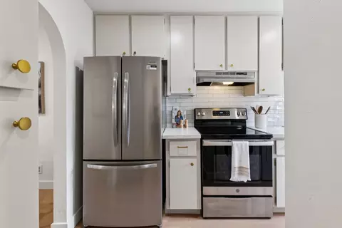 Kitchen - 1089 Oddstad Blvd, Pacifica, CA 94044 photo 1 of 3