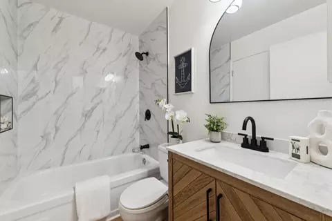 Bath - 1089 Oddstad Blvd, Pacifica, CA 94044 photo 2 of 2
