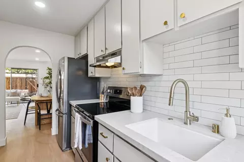 Kitchen - 1089 Oddstad Blvd, Pacifica, CA 94044 photo 3 of 3