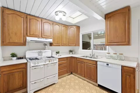 Kitchen - 382 E Duane Ave, Sunnyvale, CA 94085 photo 1 of 2