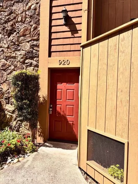 920 Apricot Ave, Campbell, CA 95008