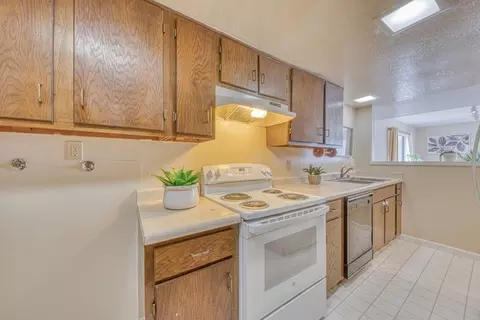 Kitchen - 1011 Hilby Ave D, Seaside, CA 93955 photo 3 of 4