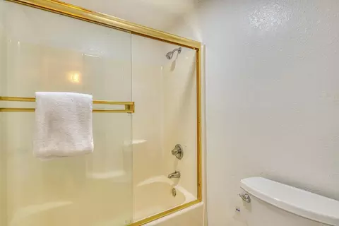 Bath - 1011 Hilby Ave D, Seaside, CA 93955 photo 3 of 5