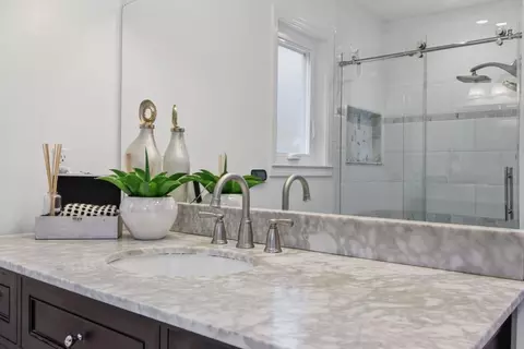 Bath - 211 Nataqua Ave, Pacifica, CA 94044 photo 3 of 5