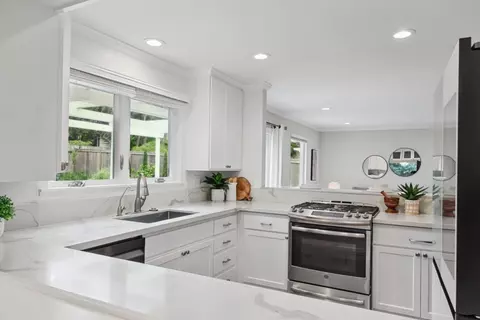 Kitchen - 211 Nataqua Ave, Pacifica, CA 94044 photo 1 of 7