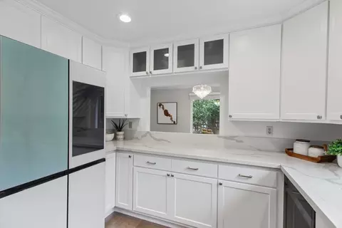 Kitchen - 211 Nataqua Ave, Pacifica, CA 94044 photo 5 of 7