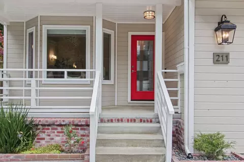 Exterior - 211 Nataqua Ave, Pacifica, CA 94044 photo 7 of 28