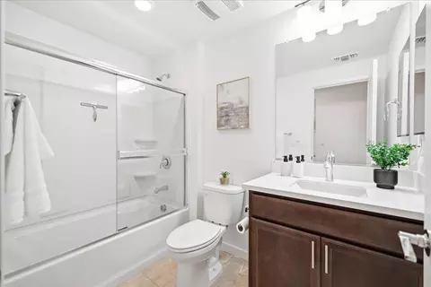 Bath - 1463 Lavender Loop, Milpitas, CA 95035 photo 1 of 7