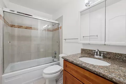 Bath - 1031 Crestview Dr 216, Mountain View, CA 94040 photo 7 of 8