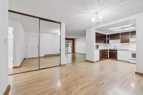 Living - 1031 Crestview Dr 216, Mountain View, CA 94040 photo 6 of 8