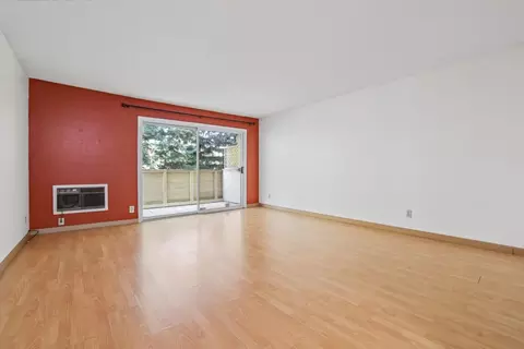 Living - 1031 Crestview Dr 216, Mountain View, CA 94040 photo 2 of 8