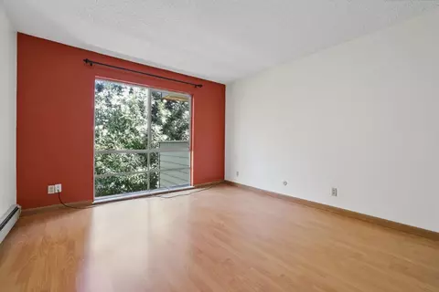Living - 1031 Crestview Dr 216, Mountain View, CA 94040 photo 7 of 8