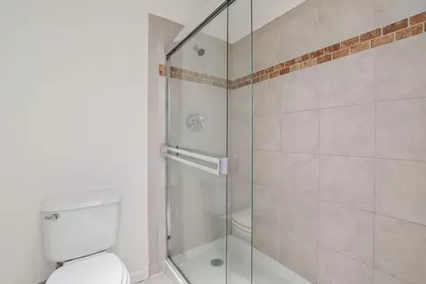 Bath - 1031 Crestview Dr 216, Mountain View, CA 94040 photo 5 of 8