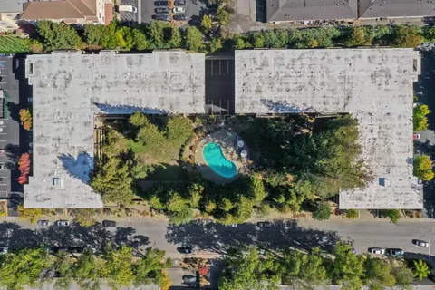 View/Area - 1031 Crestview Dr 216, Mountain View, CA 94040 photo 4 of 5