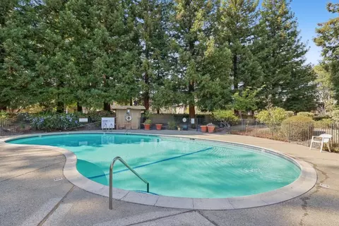 Exterior - 1031 Crestview Dr 216, Mountain View, CA 94040 photo 8 of 14