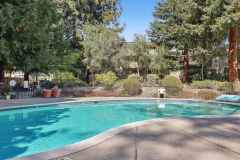 Exterior - 1031 Crestview Dr 216, Mountain View, CA 94040 photo 9 of 14