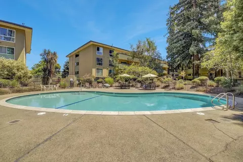 Exterior - 1031 Crestview Dr 216, Mountain View, CA 94040 photo 10 of 14