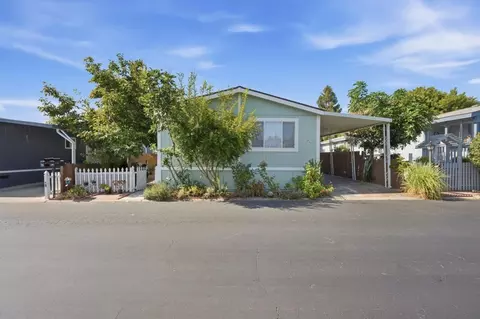 486 Pomegranate Ln 486, San Jose, CA 95134