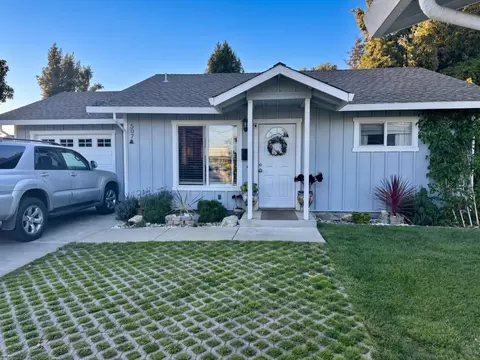 Exterior - 507 E Lake Ave, Watsonville, CA 95076 photo 5 of 6