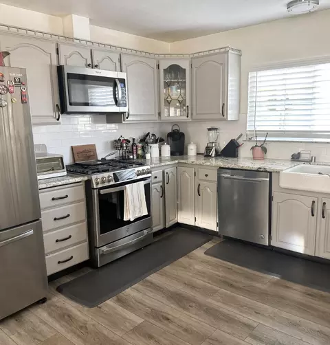 Kitchen - 507 E Lake Ave, Watsonville, CA 95076 photo 1 of 3