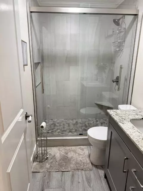 Bath - 507 E Lake Ave, Watsonville, CA 95076 photo 2 of 3