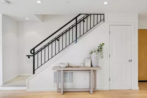 Entry Way - 146 Montecito Ave, Pacifica, CA 94044 photo 2 of 2