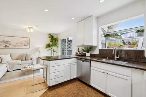Kitchen - 146 Montecito Ave, Pacifica, CA 94044 photo 3 of 3
