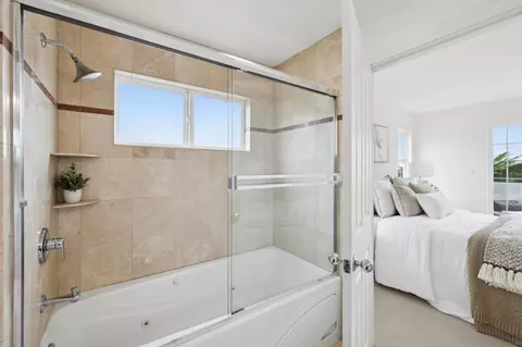 Bath - 146 Montecito Ave, Pacifica, CA 94044 photo 2 of 4