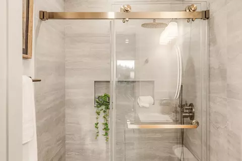 Bath - 1887 30th Ave, San Francisco, CA 94122 photo 2 of 4