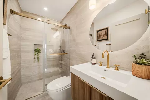 Bath - 1887 30th Ave, San Francisco, CA 94122 photo 1 of 4