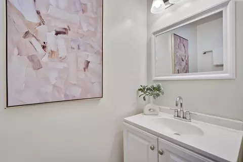 Bath - 2047 Montecito Ave 7, Mountain View, CA 94043 photo 4 of 6