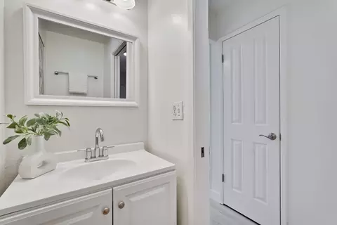 Bath - 2047 Montecito Ave 7, Mountain View, CA 94043 photo 5 of 6
