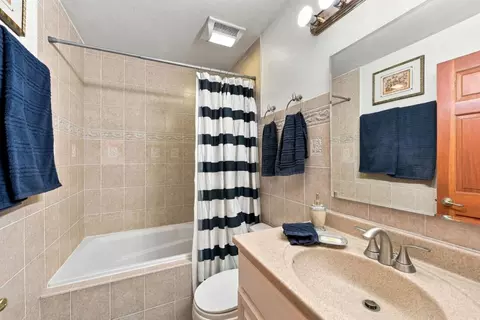 Bath - 3940 Paul Ter, Fremont, CA 94538 photo 2 of 3