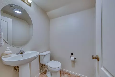 Bath - 18051 Stonehaven, Salinas, CA 93908 photo 1 of 4
