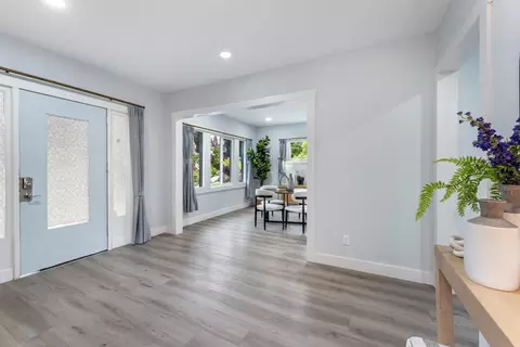 Entry Way - 2226 Blake St, Berkeley, CA 94704 photo 2 of 3