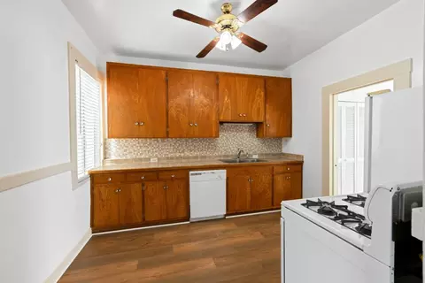 Kitchen - 122 Arbor St, San Francisco, CA 94131 photo 2 of 5