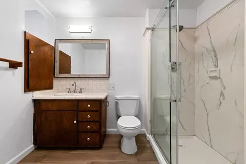 Bath - 122 Arbor St, San Francisco, CA 94131 photo 2 of 2