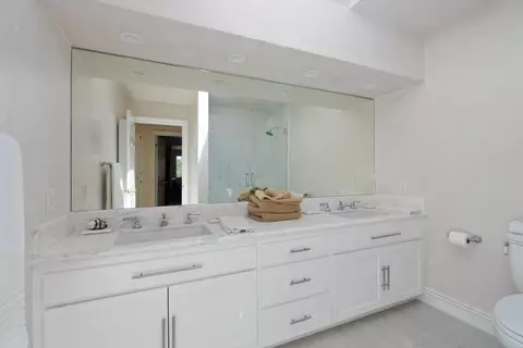 Bath - 24680 Avenida Principal, Salinas, CA 93908 photo 5 of 6