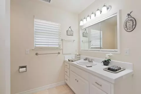 Bath - 24680 Avenida Principal, Salinas, CA 93908 photo 4 of 6