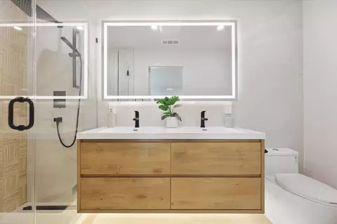 Bath - 832 Mary Ct, Campbell, CA 95008 photo 3 of 5