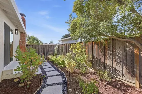 Exterior - 832 Mary Ct, Campbell, CA 95008 photo 5 of 18