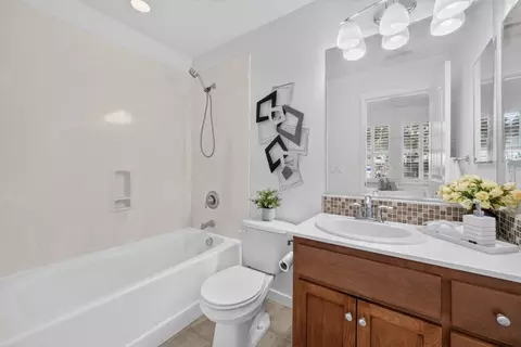 Bath - 211 W Evelyn Ave, Mountain View, CA 94041 photo 4 of 6