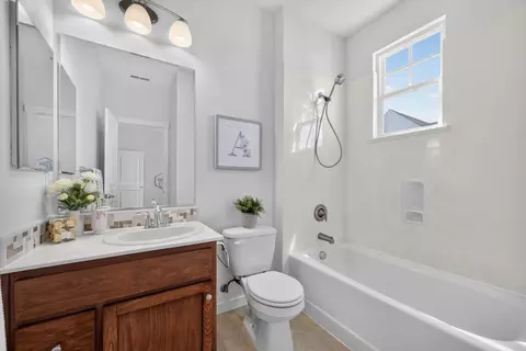 Bath - 211 W Evelyn Ave, Mountain View, CA 94041 photo 5 of 6