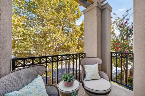 Exterior - 211 W Evelyn Ave, Mountain View, CA 94041 photo 2 of 5
