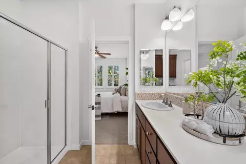 Bath - 211 W Evelyn Ave, Mountain View, CA 94041 photo 2 of 6