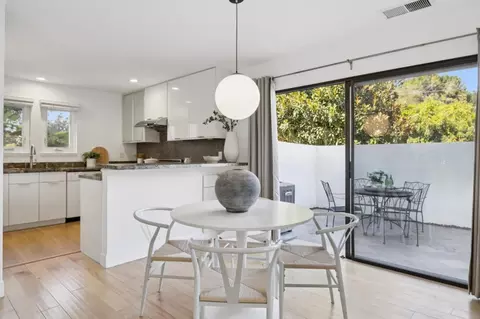 Dining - 181 Centre 11, Mountain View, CA 94041 photo 1 of 1